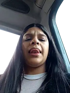 Sala de chat ao vivo de Layla-daring