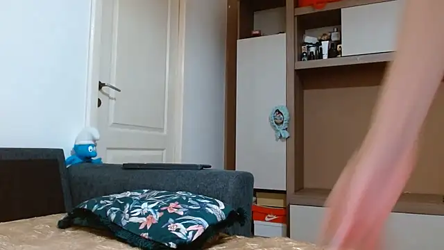 Phòng Chat Trực Tiếp Erii18