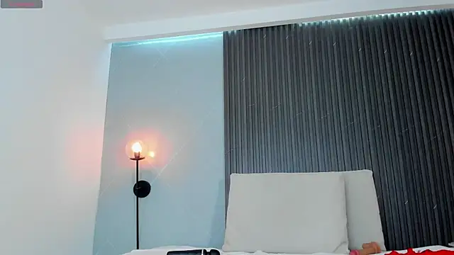 Živá chatovací místnost mia_dollce