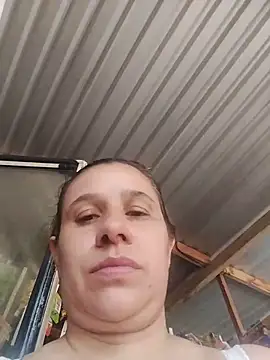 MIA-LARIOS Live Chatraum