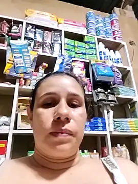 MIA-LARIOS – live chatrum