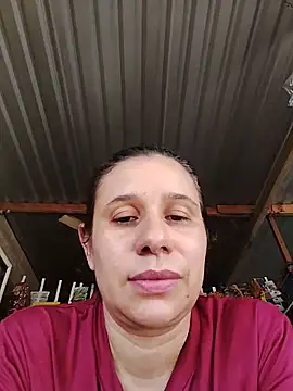 MIA-LARIOS' Live Chat Room