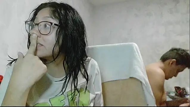 Giby_Grace's Live Chat Room