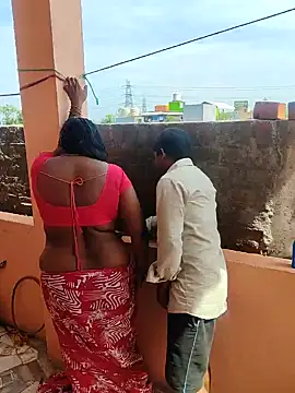 חדר צ'אט בשידור חי של Desicouple1706