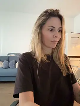 abbyxluv Adlı Modelin Canlı Sohbet Odası