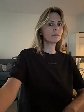 abbyxluv Adlı Modelin Canlı Sohbet Odası