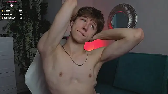 Živá kamerová sex show cuMte_boy