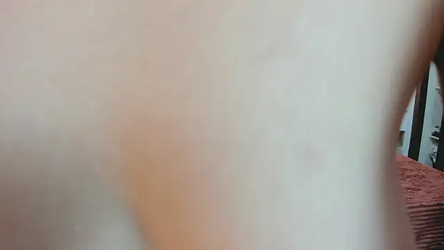 mask_red_girln Live chat-huone