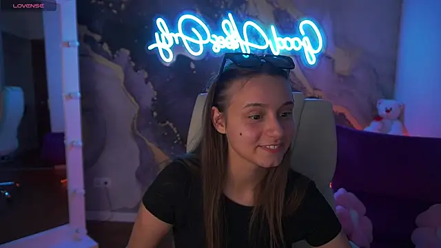 Živá chatovací místnost TinyNatalie