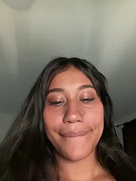 thalia_nichols 실시간 채팅방