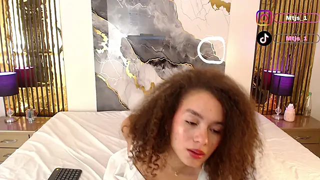 Chatroom en direct de MiticaBrennet_