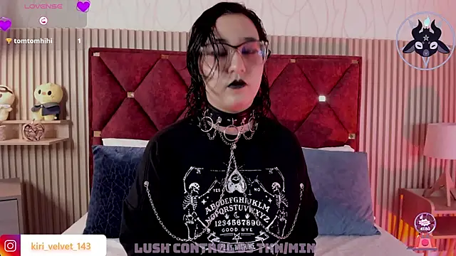Živá chatovací místnost Kiri_Velvet