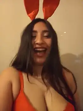 חדר צ'אט בשידור חי של Tokiiooo