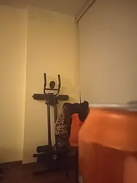 Tokiiooo Adlı Modelin Canlı Sohbet Odası