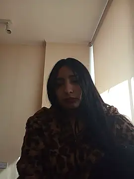 Tokiiooo Adlı Modelin Canlı Sohbet Odası