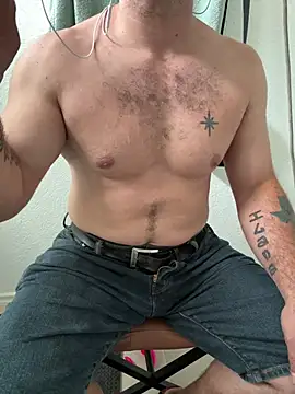 Živá chatovací místnost 2addictivelyhorny