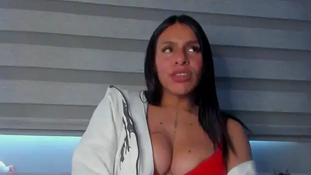 SaraAndrade_'s Live Chat Room