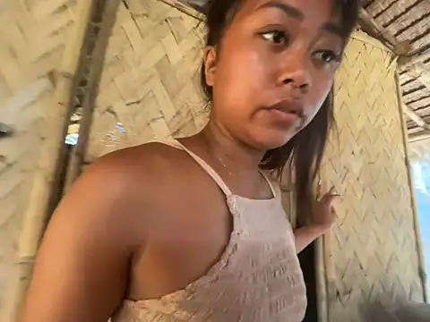 Juliet_official_pro Adlı Modelin Canlı Sohbet Odası