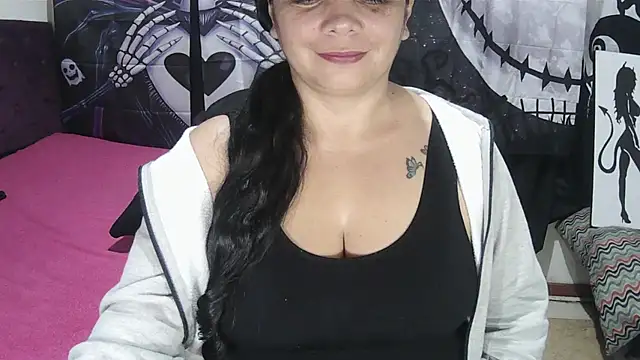غرفة دردشة vivian-milf المباشرة