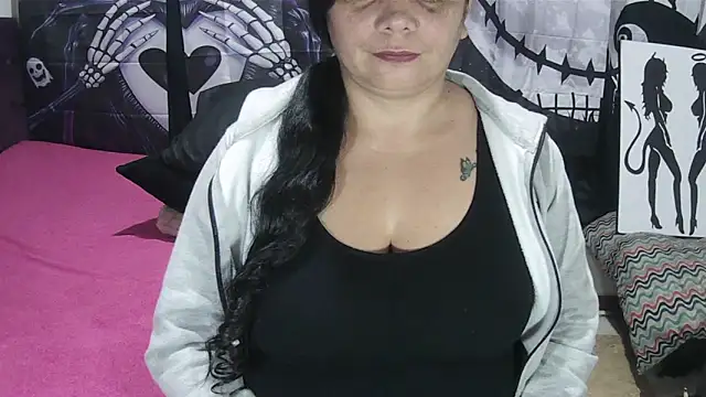 vivian-milf – Naživo chatovacia miestnosť