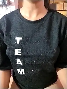 חדר צ'אט בשידור חי של RASHMI_SHARMA9