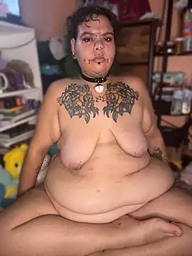 Živá chatovací místnost DivineBBWPoison