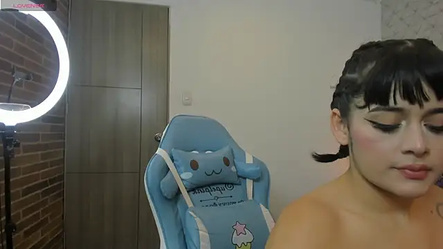 Valery_jame Adlı Modelin Canlı Sohbet Odası
