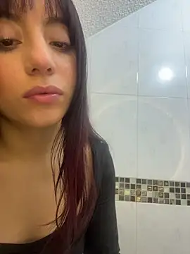 Mia_fiire's Live Chat Room