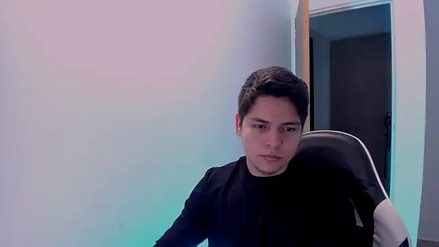 חדר צ'אט בשידור חי של Asta_YunoXXX