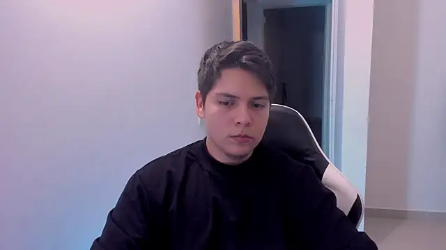 Asta_YunoXXX Adlı Modelin Canlı Sohbet Odası