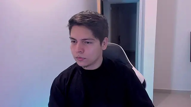 חדר צ'אט בשידור חי של Asta_YunoXXX