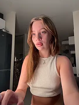 elloriah Adlı Modelin Canlı Sohbet Odası