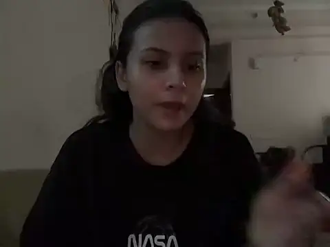 חדר צ'אט בשידור חי של Naira_fit