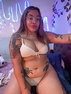 Lindalatina2001n Live chat-huone