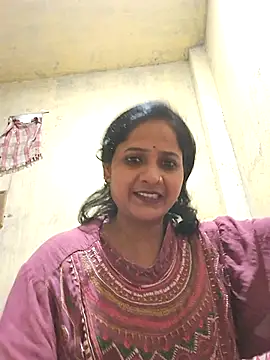 Pooja_pandey élő chatszobája