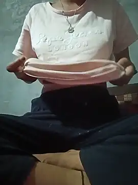 Shruti_Sarma 现场聊天室