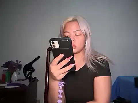 Živá chatovací místnost Tina_Slick