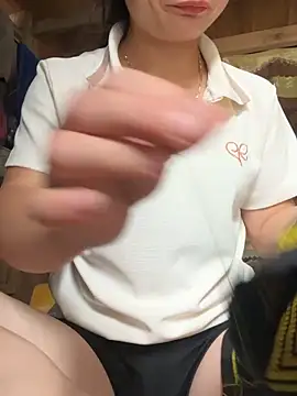 Maiphu34 Adlı Modelin Canlı Sohbet Odası