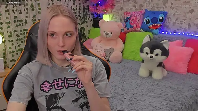 חדר צ'אט בשידור חי של Gina_Gina_love