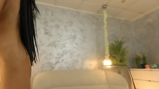 غرفة دردشة SilviaVanda المباشرة