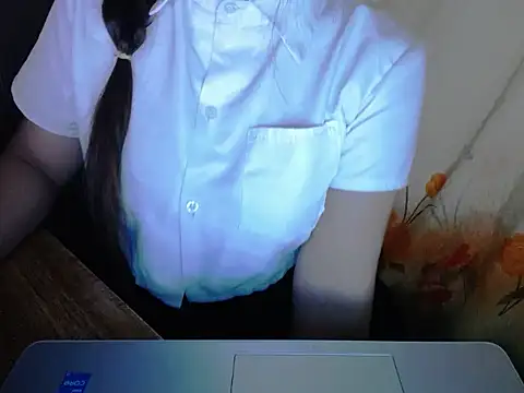 Chat soba uživo modela maian_love
