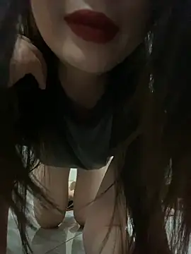 yaqing666 Adlı Modelin Canlı Sohbet Odası
