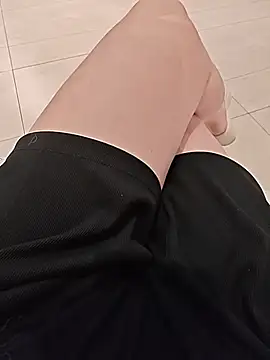 Baby-Linh Adlı Modelin Canlı Sohbet Odası