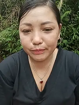 sary-hot2x's Live Chat Room