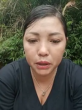 Živá chatovací místnost sary-hot2x