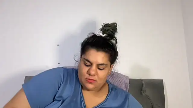 Chat soba uživo modela CurvySubLeah