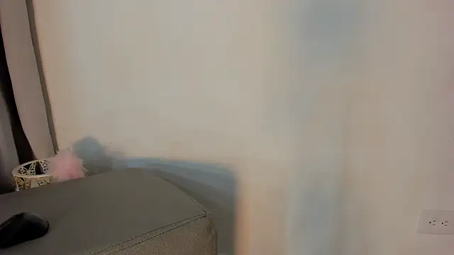 חדר צ'אט בשידור חי של Nanny_11