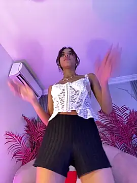Chat soba uživo modela BellaHarpeer