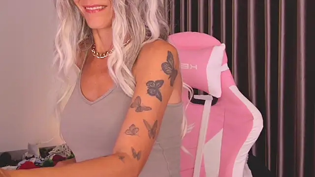 Živá chatovací místnost betty_xoxoo