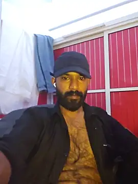 Seks show uživo modela Mallukiran na kameri